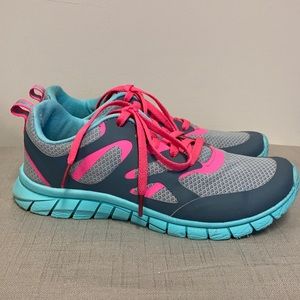 DANSKIN Now Girls Atletic Overly Shoes/Size:5